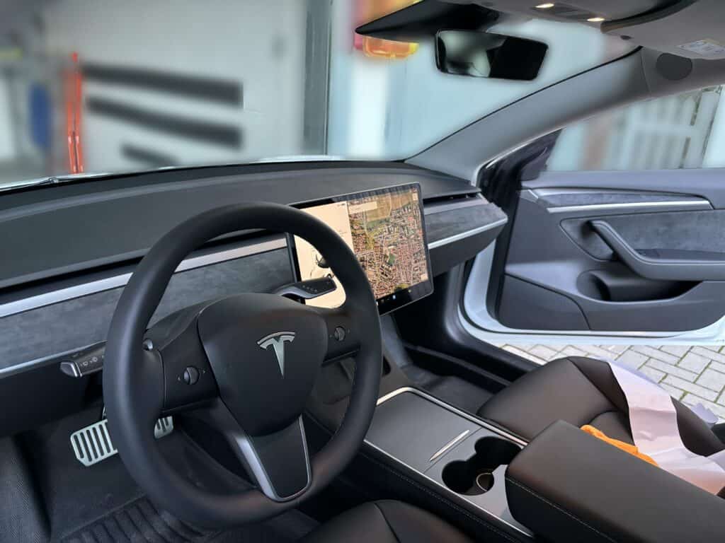 alcantara tesla